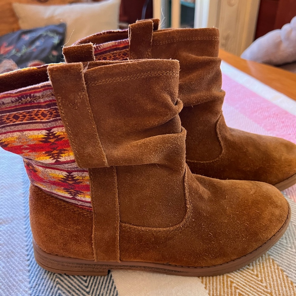 TOMS boots